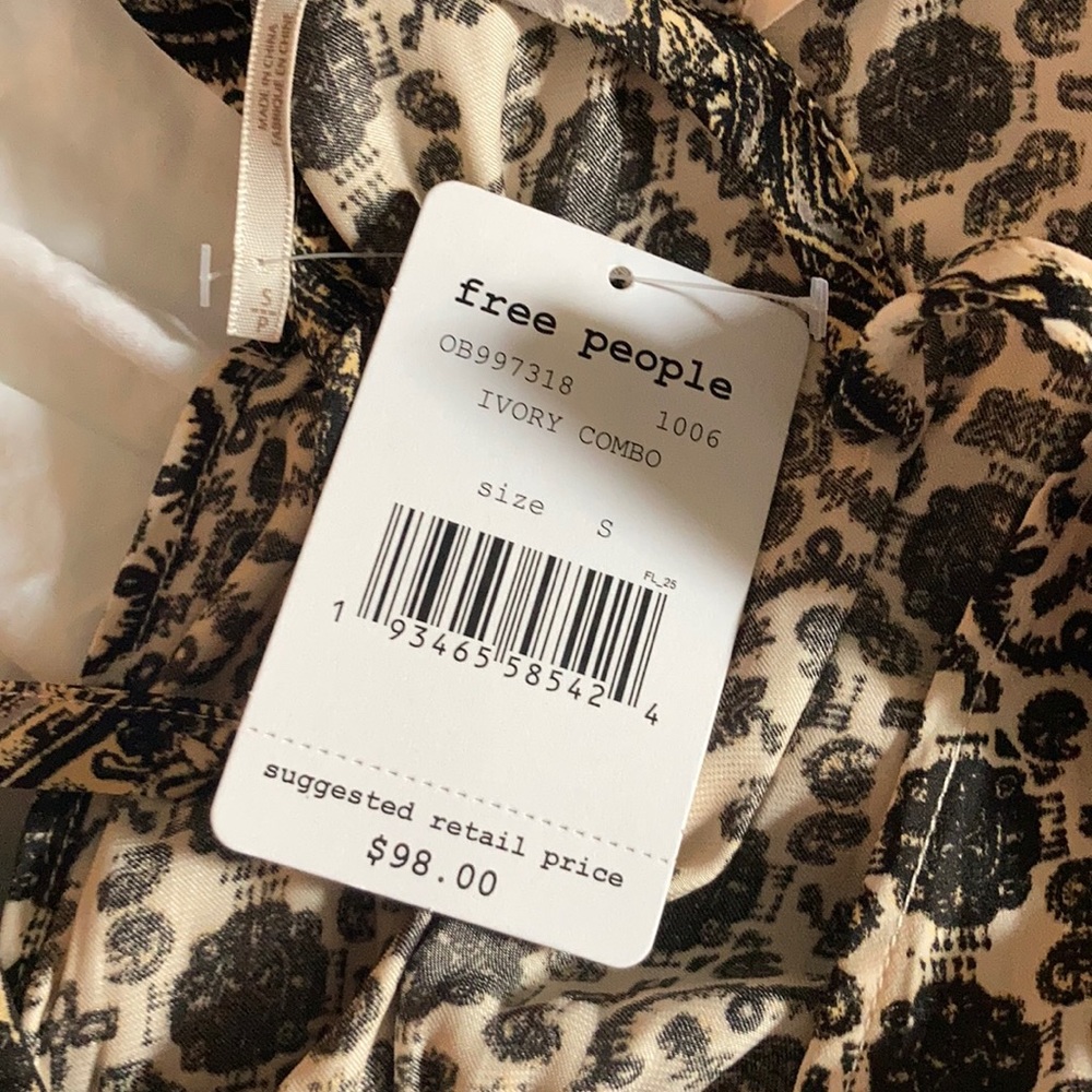 SOLD NWT Free People Midsummers Day Top - Picture 8 of 8